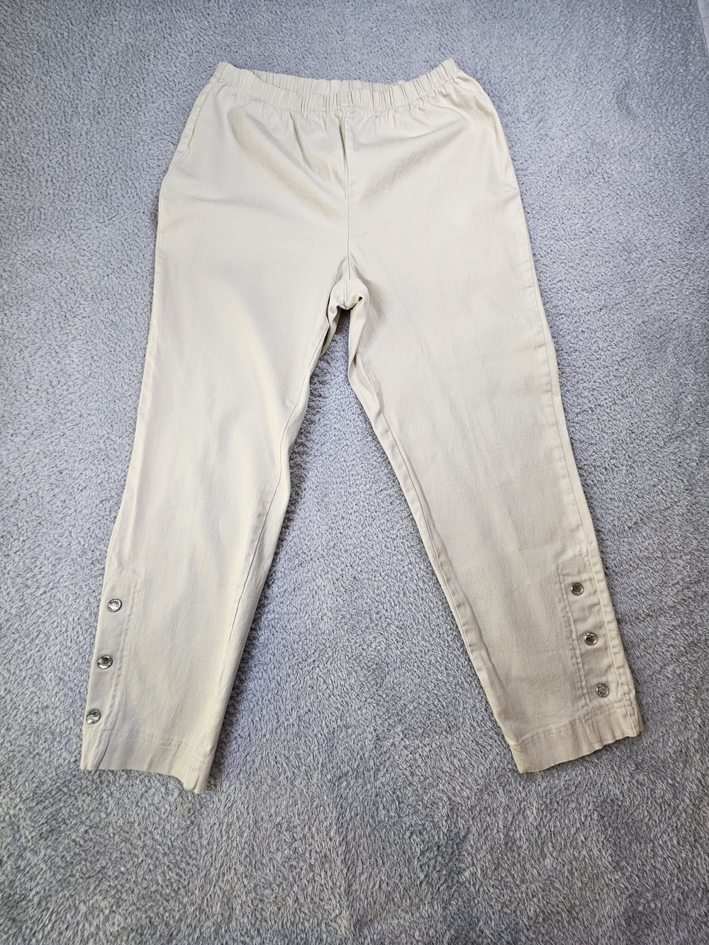 Quacker Factory Cream Capri Pants with Button Cuffs at the outer ankle cuffs